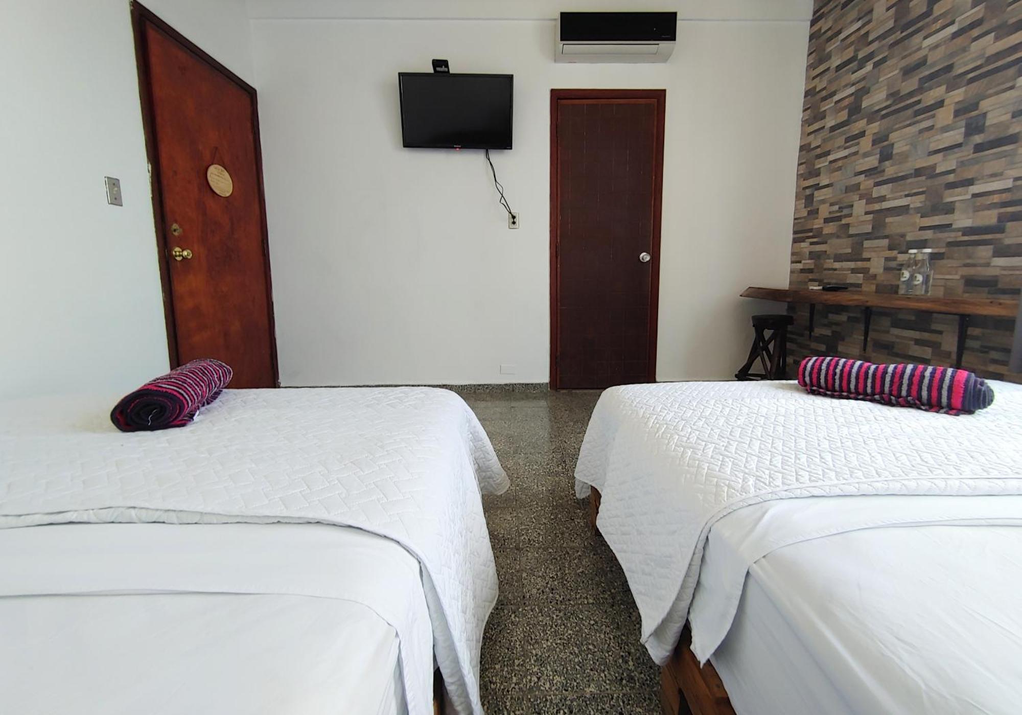 La Zona Hostel San Salvador Room photo