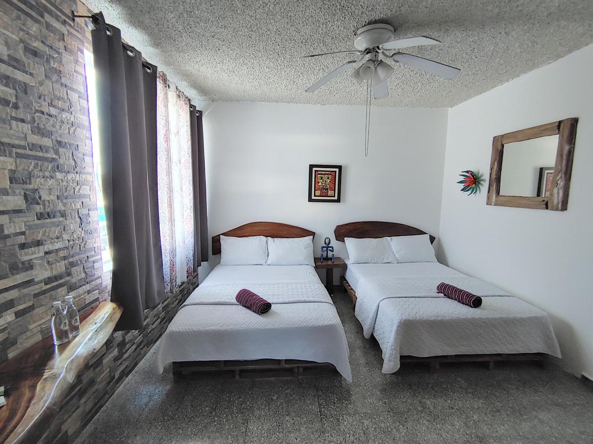 La Zona Hostel San Salvador Room photo